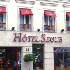 Hotel Eiffel Segur бассейн
