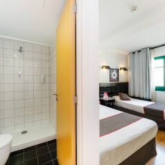 Отель Hostal Athenas Испания, Сан-Адриан-де-Бесос - 8 отзывов об отеле, цены и фото номеров - забронировать отель Hostal Athenas онлайн спа