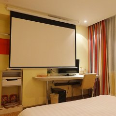 Отель Green Oasis Hotel Китай, Шэньчжэнь - отзывы, цены и фото номеров - забронировать отель Green Oasis Hotel онлайн удобства в номере фото 2