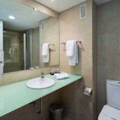 Отель Medplaya Hotel Calypso Испания, Салоу - отзывы, цены и фото номеров - забронировать отель Medplaya Hotel Calypso онлайн ванная фото 2