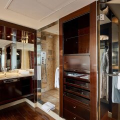 Отель Hesperia Barcelona Tower Оспиталет-де-Льобрегат в номере