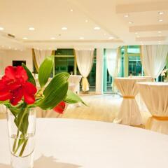 Earth and People Hotel & Spa интерьер отеля