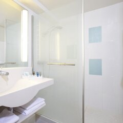 Отель Novotel Zurich City-West ванная фото 2