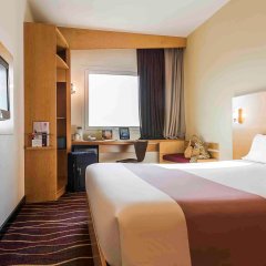 Отель ibis Muscat Оман, Маскат - 1 отзыв об отеле, цены и фото номеров - забронировать отель ibis Muscat онлайн комната для гостей