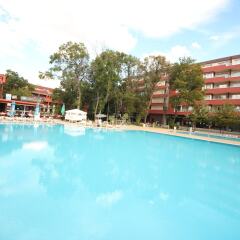Отель Menada Zornitsa Apartments Болгария, Солнечный берег - отзывы, цены и фото номеров - забронировать отель Menada Zornitsa Apartments онлайн бассейн