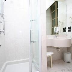 Отель Holiday Inn Turin City Centre Италия, Турин - отзывы, цены и фото номеров - забронировать отель Holiday Inn Turin City Centre онлайн ванная