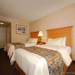 Отель Red Lion Hotel Rosslyn Iwo Jima США, Арлингтон - отзывы, цены и фото номеров - забронировать отель Red Lion Hotel Rosslyn Iwo Jima онлайн комната для гостей фото 5