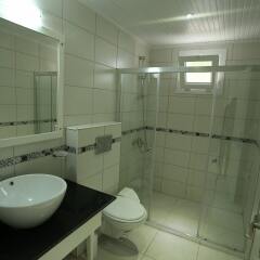 Апартаменты Orka Royal Hills Apartment Олудениз ванная