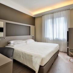 Отель Astoria, Sure Hotel Collection by Best Western Италия, Милан - 7 отзывов об отеле, цены и фото номеров - забронировать отель Astoria, Sure Hotel Collection by Best Western онлайн сейф в номере