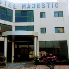 Hotel Majestic парковка