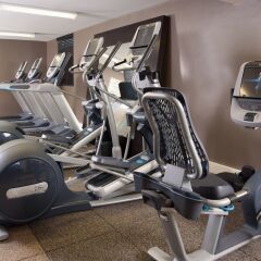 Отель Embassy Suites Bloomington Блумингтон фитнесс-зал фото 2