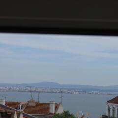 Отель Castle Inn Lisbon балкон