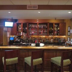 Отель Baymont Inn & Suites Jefferson City гостиничный бар