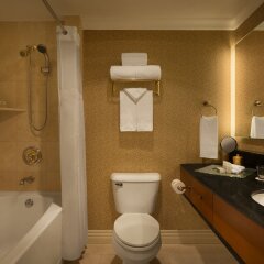 Отель Le Soleil by Executive Hotels Канада, Ванкувер - отзывы, цены и фото номеров - забронировать отель Le Soleil by Executive Hotels онлайн ванная фото 2