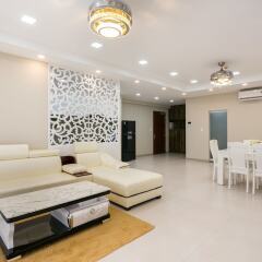 Апартаменты Saigon Apartment The Gold View фото 2