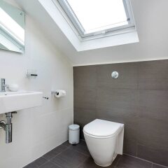 Отель Highbury Square Home ванная