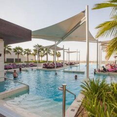 Отель Crowne Plaza Abu Dhabi Yas Island бассейн фото 3