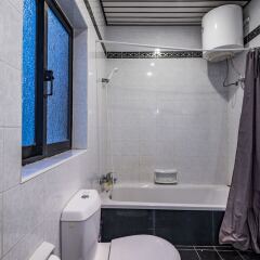 Отель Fleur 3 bedroom apartment Sliema Мальта, Слима - отзывы, цены и фото номеров - забронировать отель Fleur 3 bedroom apartment Sliema онлайн ванная фото 2