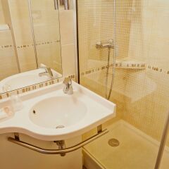 Отель Best Western Crequi Lyon Part Dieu ванная