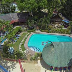 Отель Artistic Diving Resort бассейн