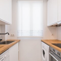 Отель 4pax. With 2 Bds. & 2 Bathrooms Next to Atocha Train Station Мадрид в номере фото 2