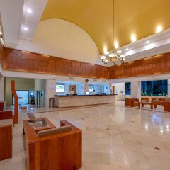 Отель Viva Wyndham Azteca Плая-дель-Кармен интерьер отеля