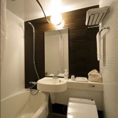 Отель Via Inn Higashi Ginza ванная
