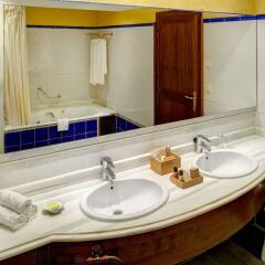 Отель CM Mallorca Palace - Only Adults ванная фото 2