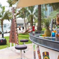 Отель Beach Rotana All Suites гостиничный бар