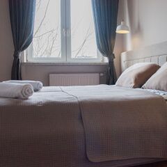 Апартаменты Bonifraterska Studio for 4 (A9) комната для гостей фото 4