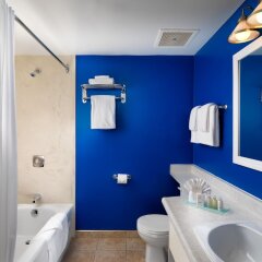 Отель Huntingdon Manor Hotel Канада, Виктория - отзывы, цены и фото номеров - забронировать отель Huntingdon Manor Hotel онлайн ванная фото 2