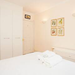 Отель Charming Central London Flat Великобритания, Лондон - отзывы, цены и фото номеров - забронировать отель Charming Central London Flat онлайн комната для гостей фото 4