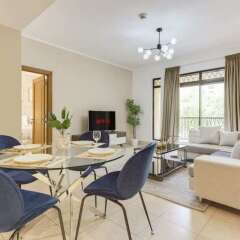 Отель Newly Furnished Family Home Near Burj Khalifa! Дубай комната для гостей
