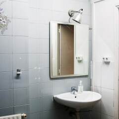 Отель Art City Hostel Barcelona - Adults only Испания, Барселона - отзывы, цены и фото номеров - забронировать отель Art City Hostel Barcelona - Adults only онлайн ванная