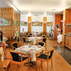 ARVENA Messe Hotel питание