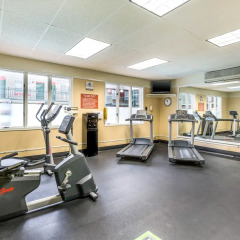 Отель Clarion Inn Frederick Event Center фитнесс-зал