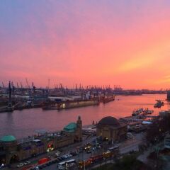 Отель Hafen Hamburg Гамбург приотельная территория фото 2