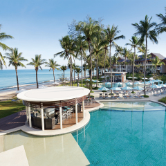 Отель Outrigger Laguna Phuket Beach Resort бассейн