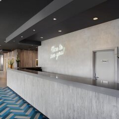 Отель Jurys Inn Brighton Великобритания, Брайтон - 1 отзыв об отеле, цены и фото номеров - забронировать отель Jurys Inn Brighton онлайн интерьер отеля