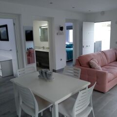 Отель Villas By Seric,15' walking to the beach Торремолинос комната для гостей фото 2