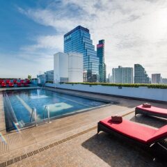 Отель Furama Silom, Bangkok Таиланд, Бангкок - 7 отзывов об отеле, цены и фото номеров - забронировать отель Furama Silom, Bangkok онлайн бассейн фото 3