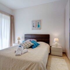 Отель Ocean Front LUX Apartment wt Pool, Upmarket Area Мальта, Слима - отзывы, цены и фото номеров - забронировать отель Ocean Front LUX Apartment wt Pool, Upmarket Area онлайн комната для гостей фото 2