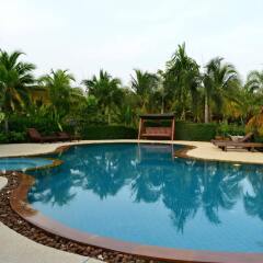 Отель Yuwadee Resort бассейн фото 3