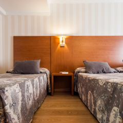 Ramblas Hotel сейф в номере
