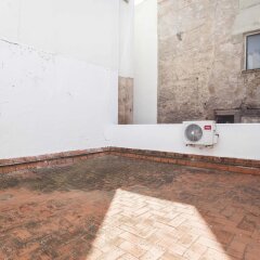 Отель Living Valencia - Bolseria Street спортивное сооружение