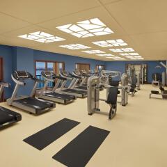 Отель DoubleTree by Hilton Resort & Spa Marjan Island фитнесс-зал