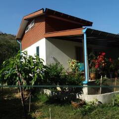 Отель Yanui Guesthouse бассейн