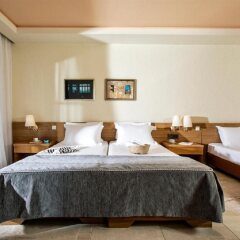 Possidi Holidays Resort & Suite Hotel сейф в номере