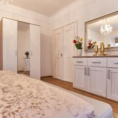 Апартаменты Charles Bridge Royal Apartment комната для гостей фото 4