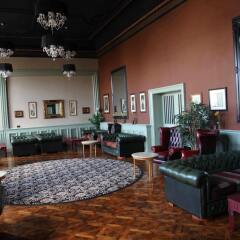 Trafford Hall Hotel интерьер отеля